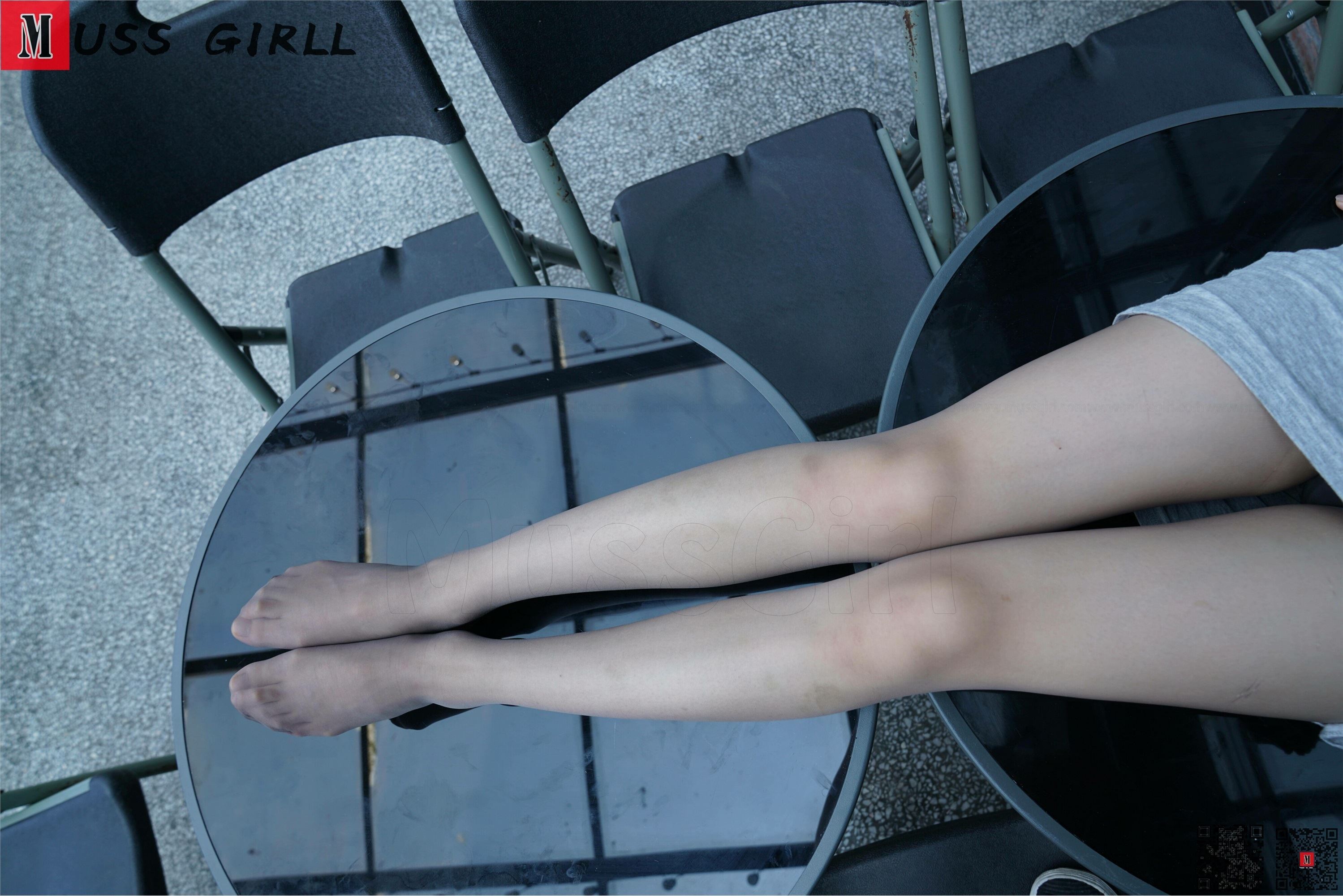 MussGirl慕丝女郎  NO.163 户外灰丝包臀裙